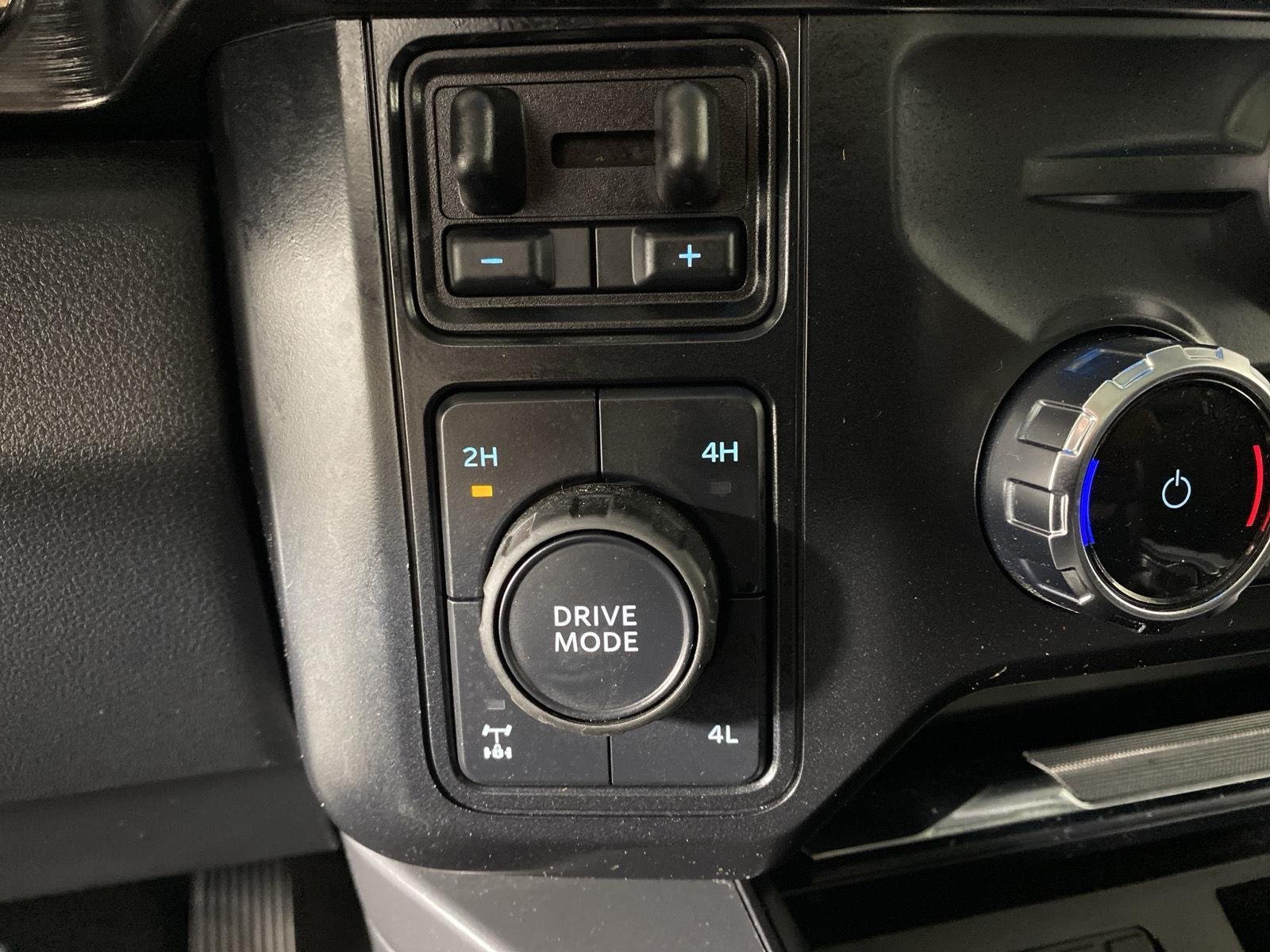Used 2024 Iconic Silver Ford LARIAT image 24