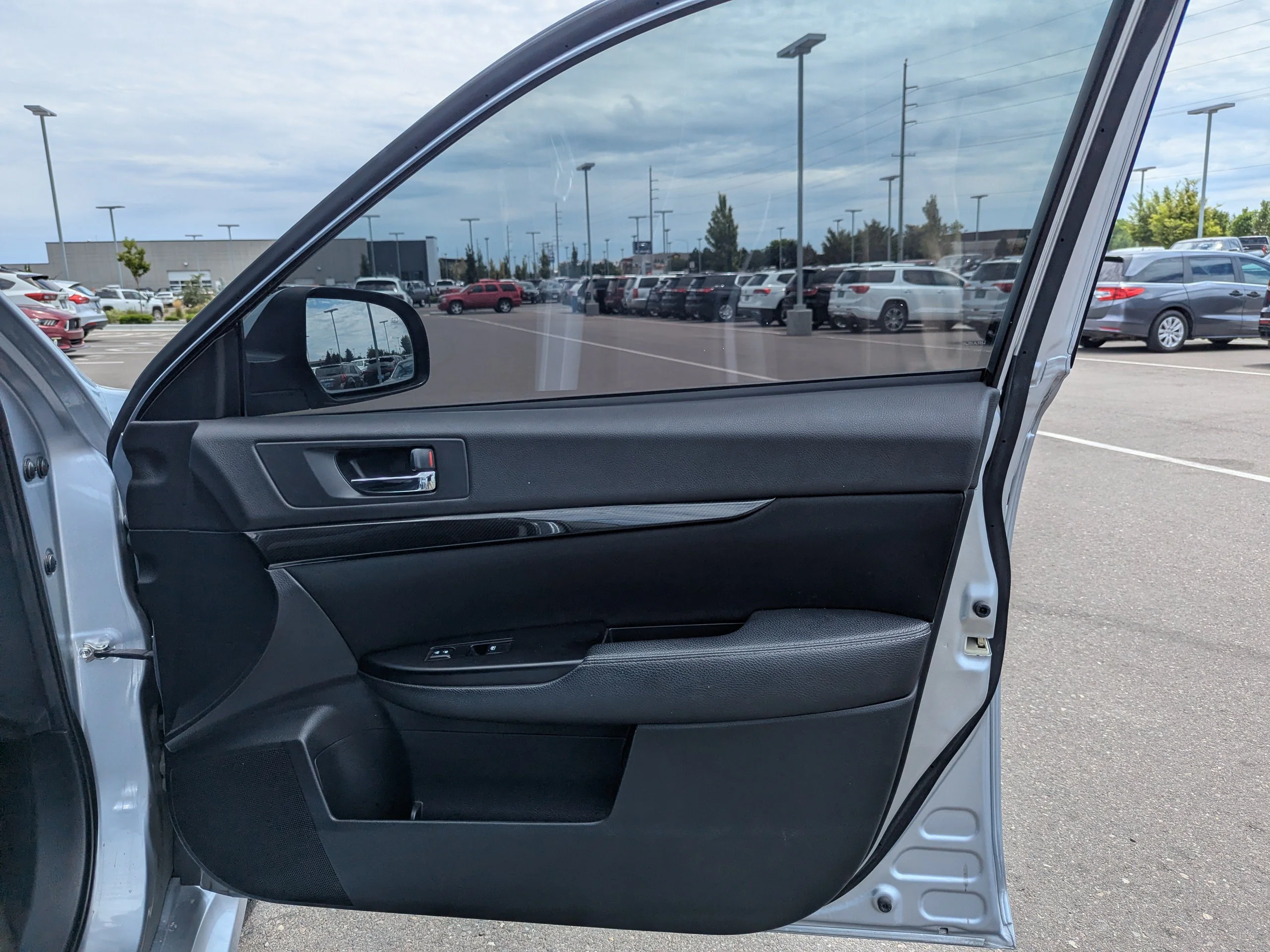 Used 2014 Ice Silver Metallic Subaru 2.5i Sport image 39