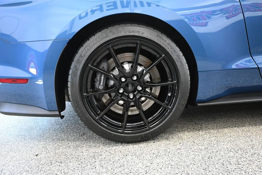Used 2020 Blue Ford Shelby GT350 image 16