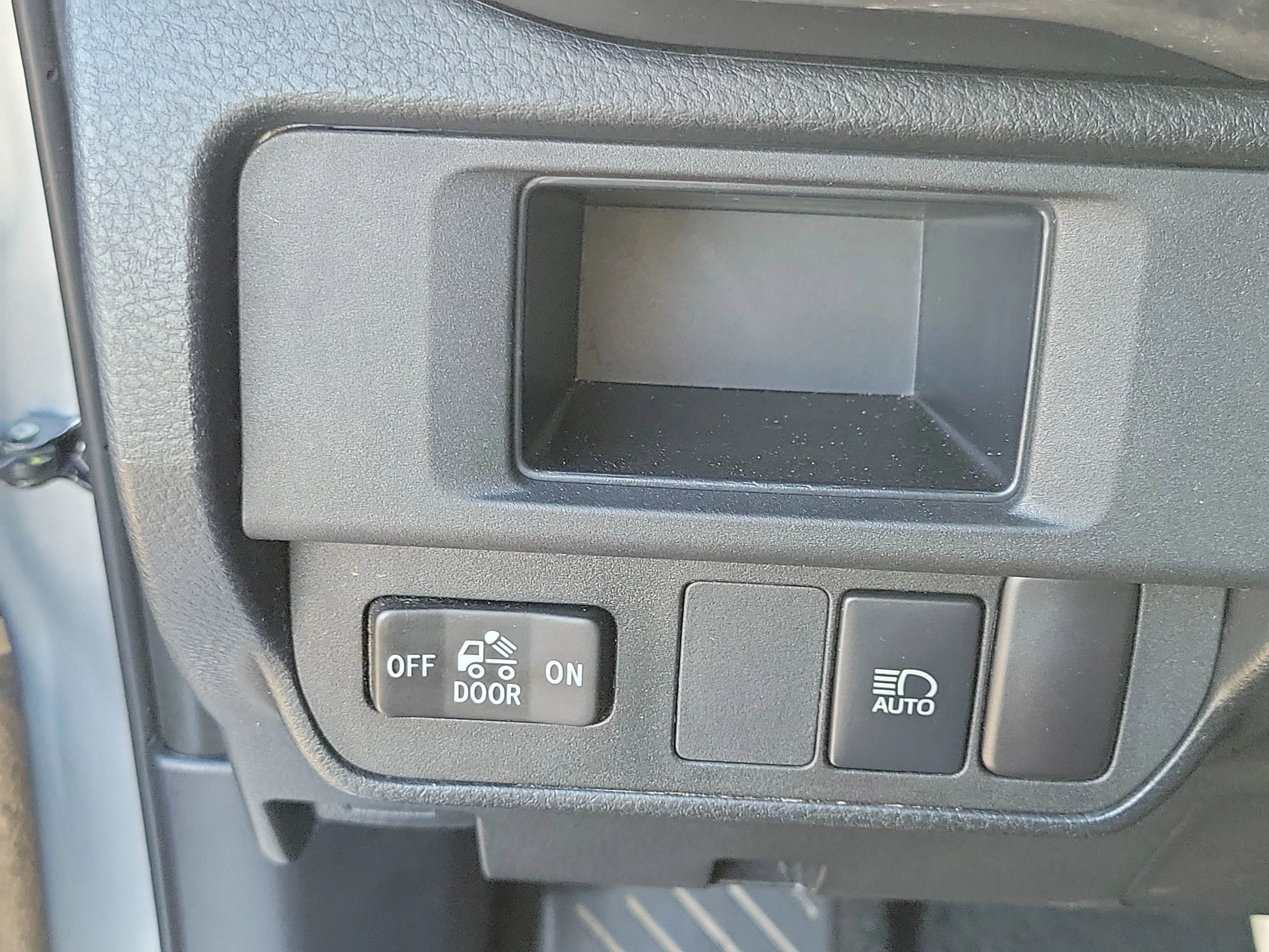 Used 2018 Silver Sky Metallic Toyota SR5 image 26