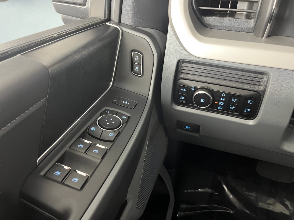 2026 Ford F-350 Super Duty XLT - Photo 16