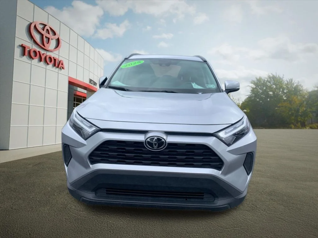 Used 2025 Silver Toyota XLE image 8