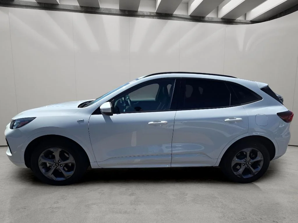 Used 2023 OXFORD WHITE Ford ST-Line Select image 3