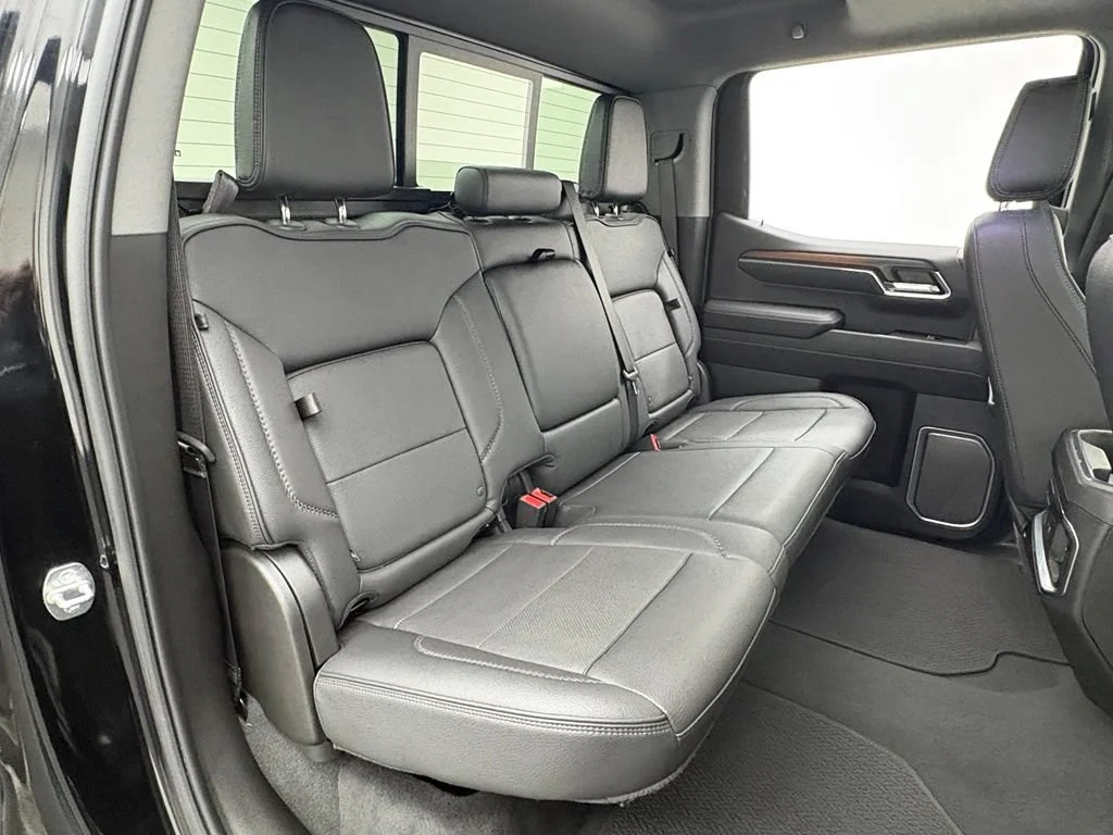 Used 2024 Onyx Black GMC Denali image 38