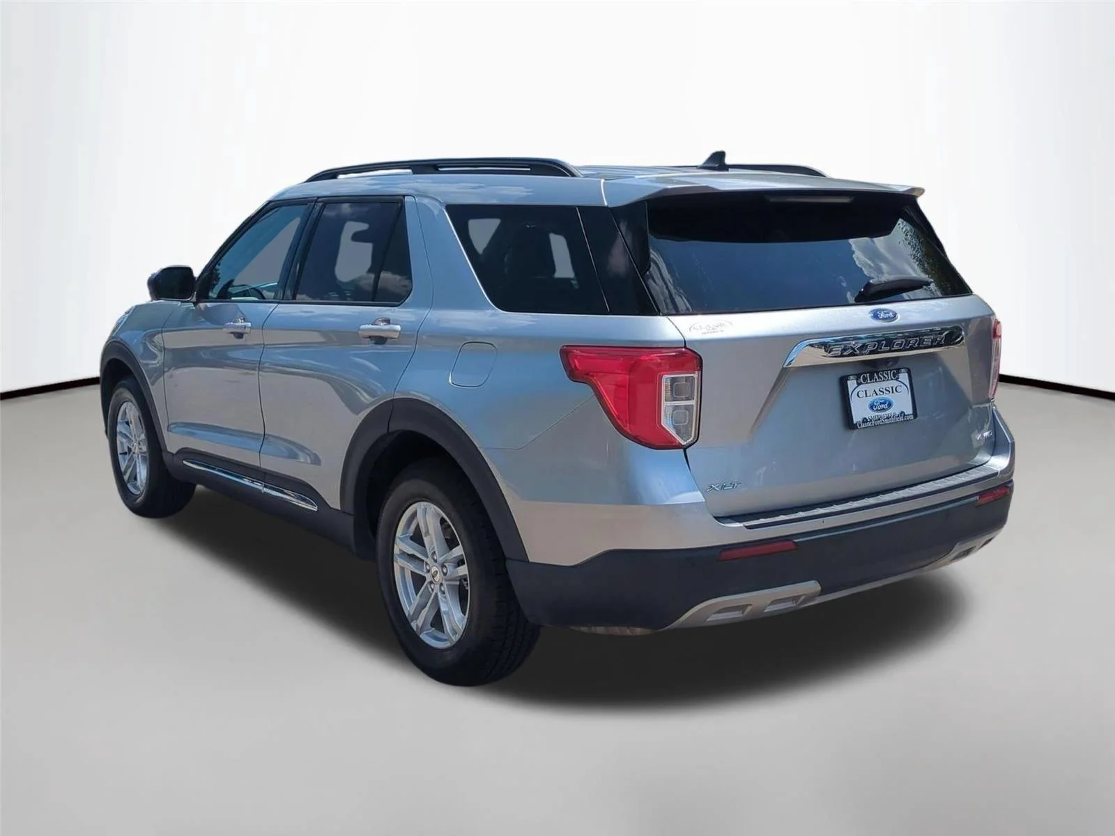 Used 2023 Iconic Silver FORD XLT image 3