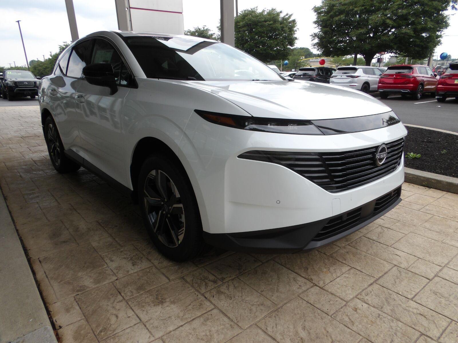 New 2026 Everest White Pearl TriCoat Nissan SL image 3