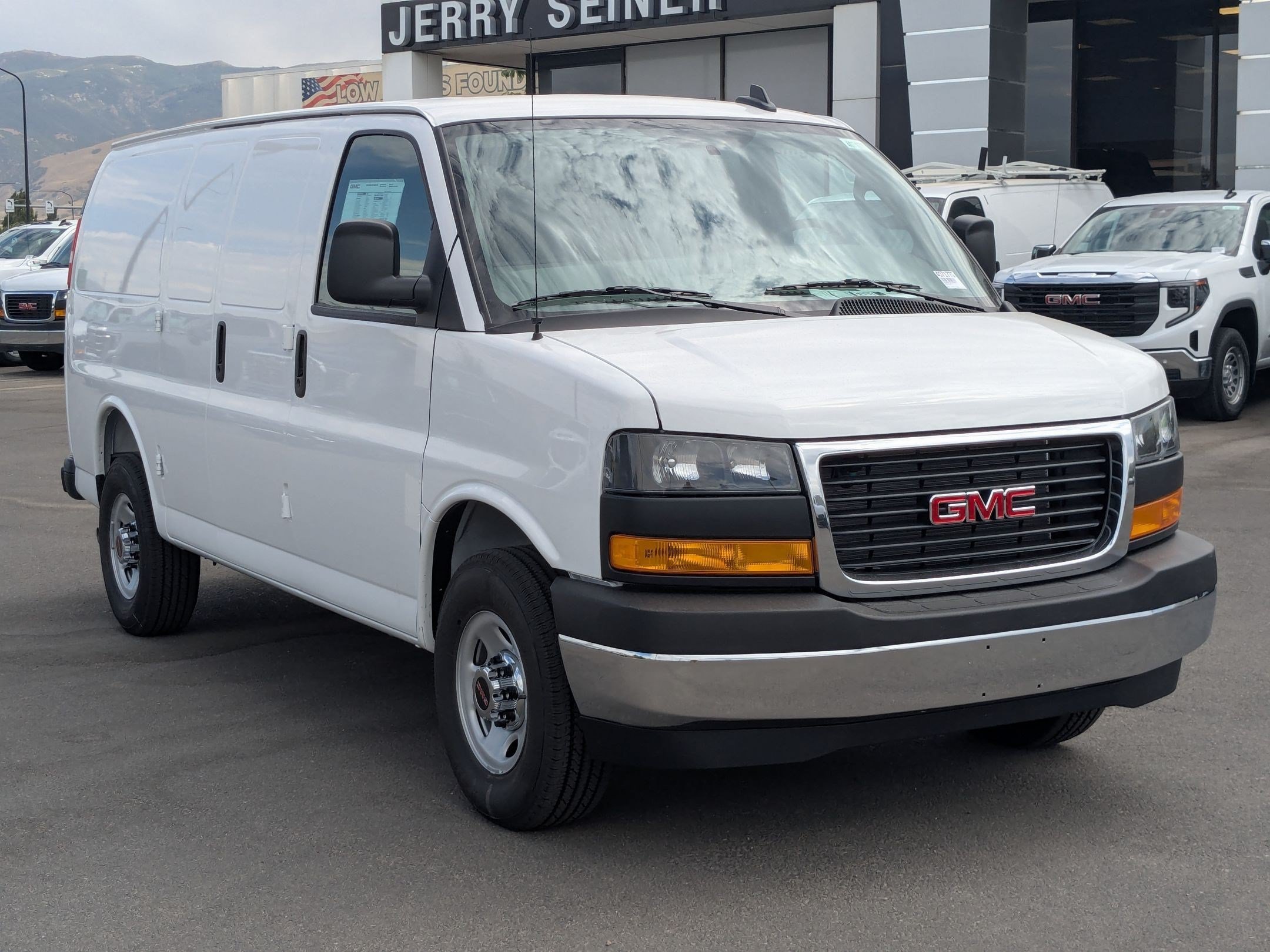 New 2025 Summit White GMC Work Van image 7