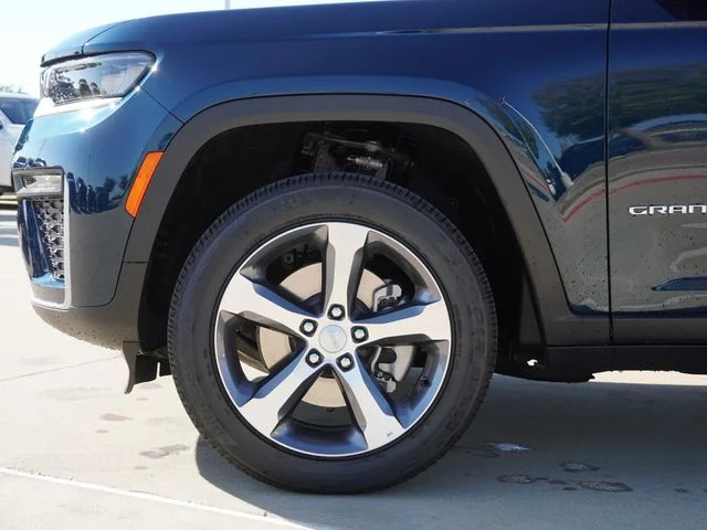 New 2026 Fathom Blue Pearl-Coat Exterior Paint Jeep Limited image 5