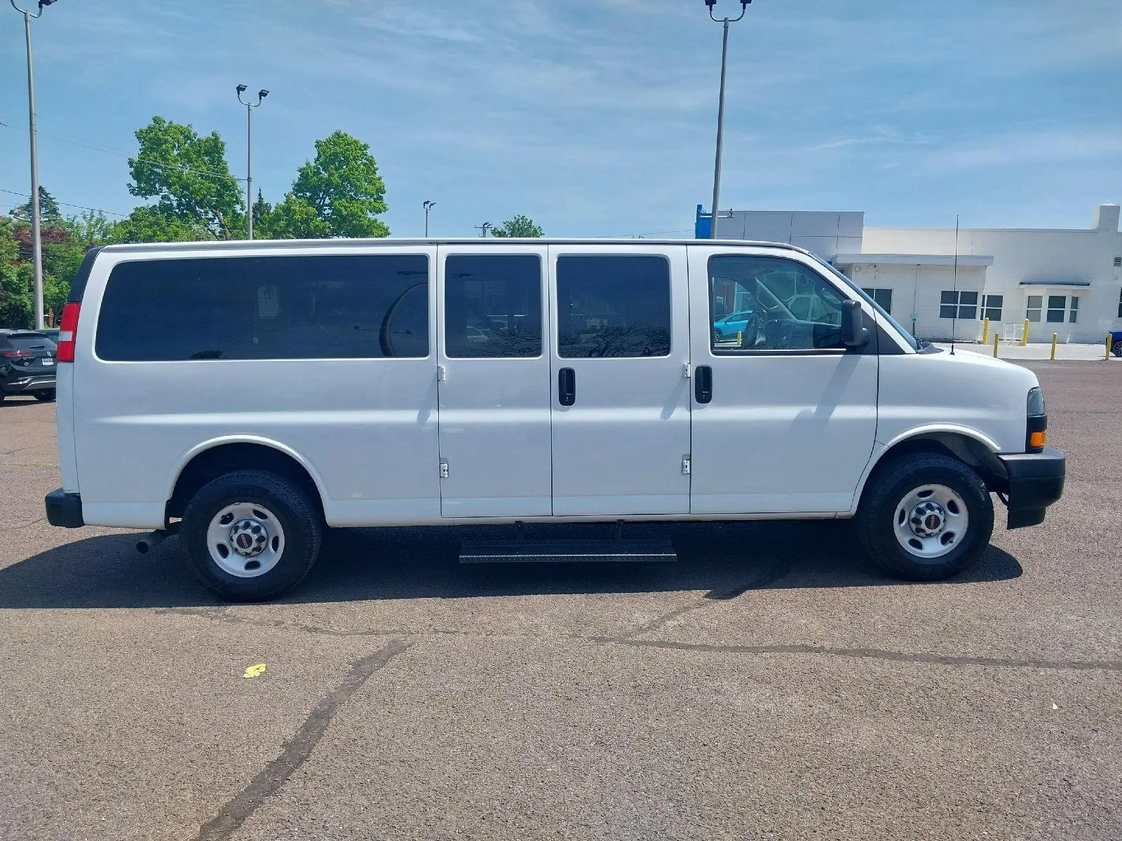 2023 GMC Savana Passenger LS - Photo 8
