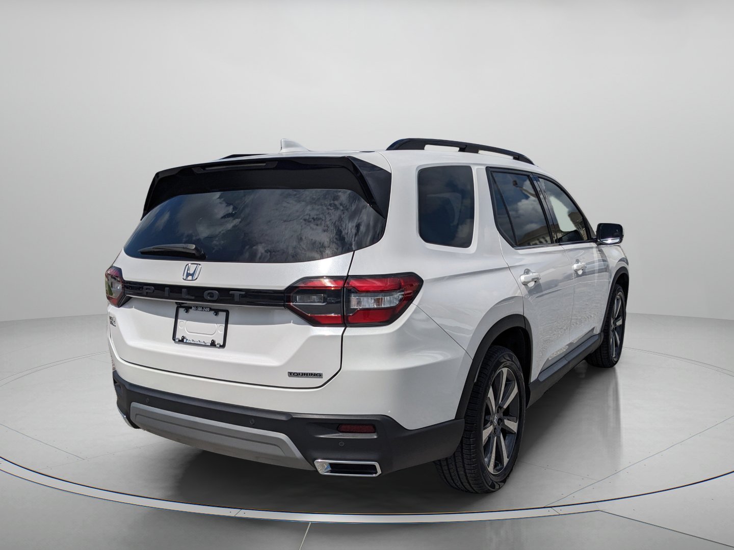 Certified Used 2025 Platinum White Honda Touring image 6