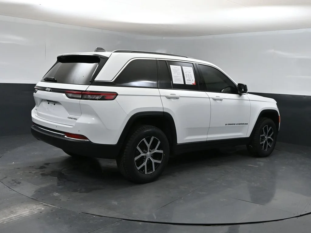 Certified Used 2024 White Jeep Limited image 3