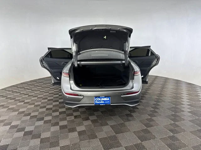 Used 2024  Toyota Limited image 18