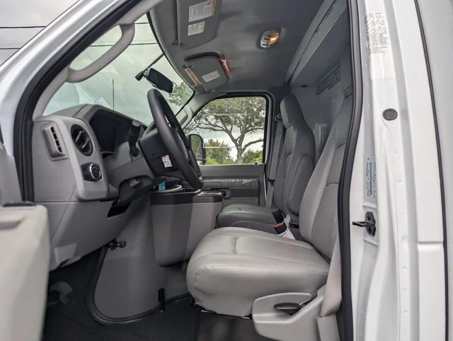 2025 Ford E-Series Cutaway Base - Photo 6