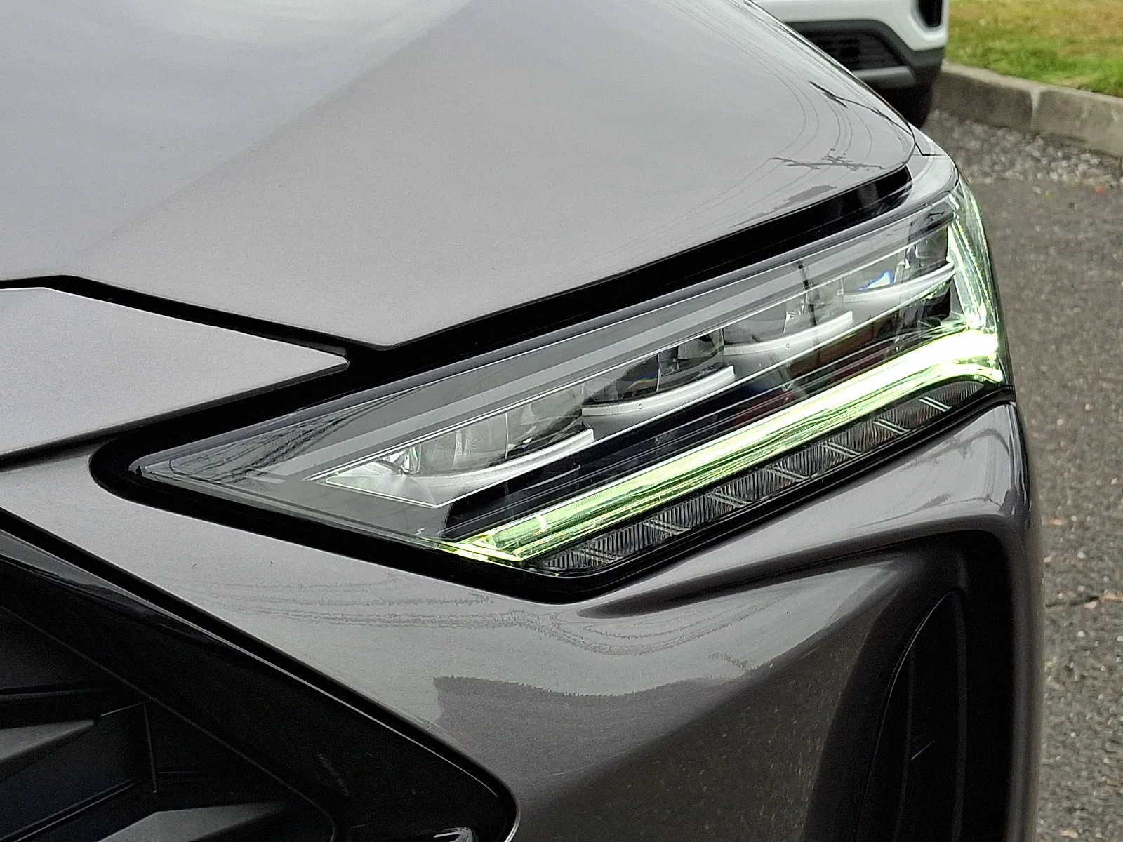 Used 2024 Liquid Carbon Metallic   Gr Acura w/A-Spec Package image 9