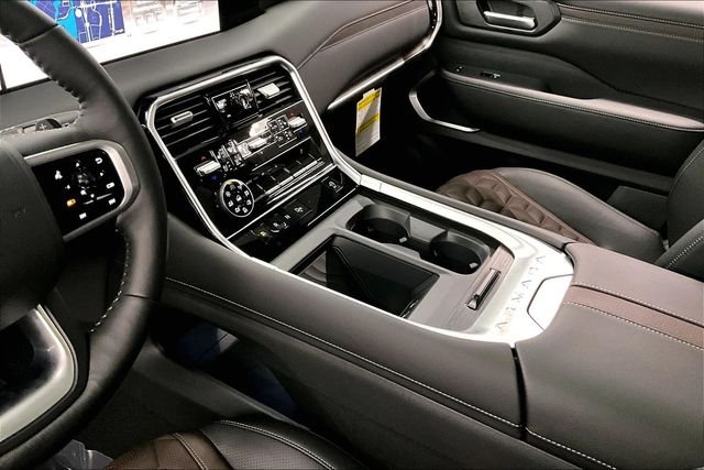 2026 Nissan Armada Platinum - Photo 9
