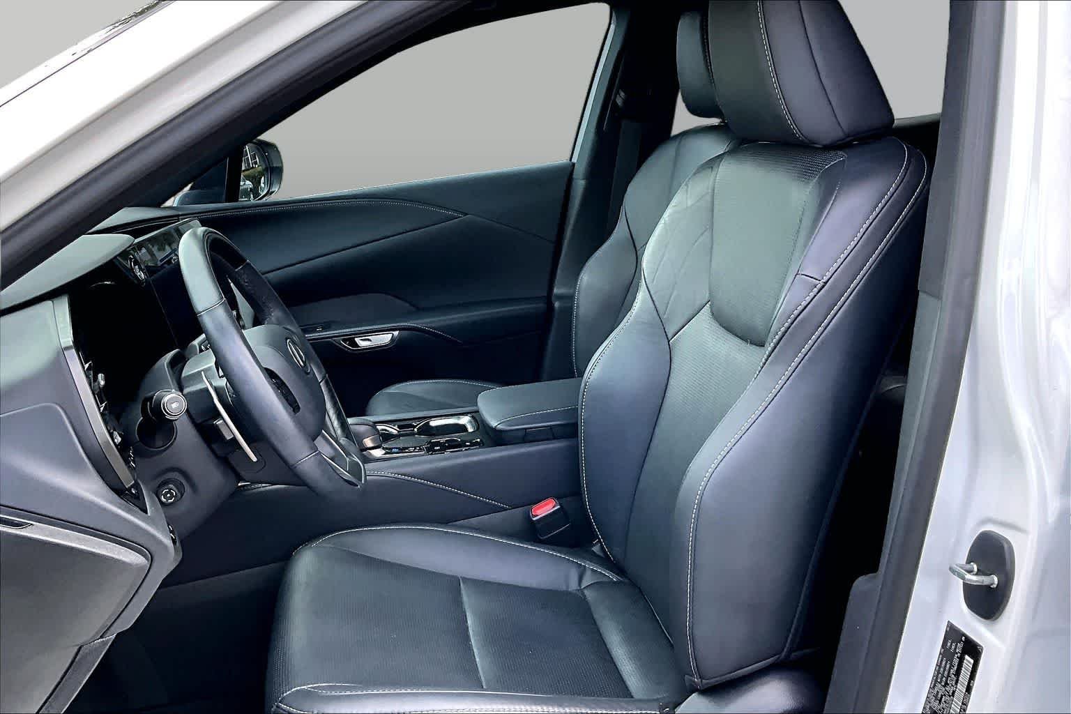 Used 2024 Eminent White Pearl Lexus Premium Plus image 8