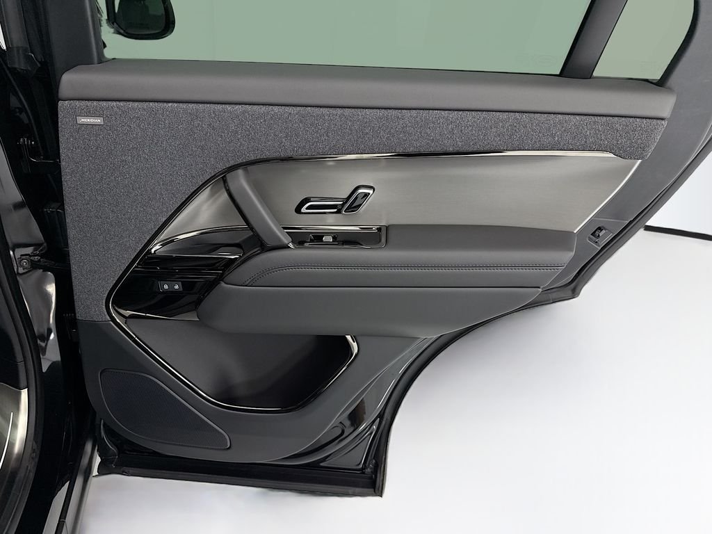 New 2026 Santorini Black LAND ROVER SE image 27