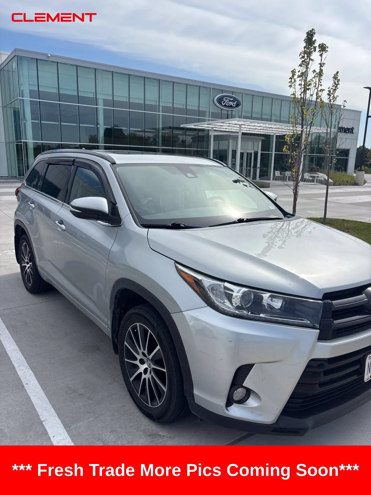 Used 2017 Celestial Silver Metallic Toyota SE image 2