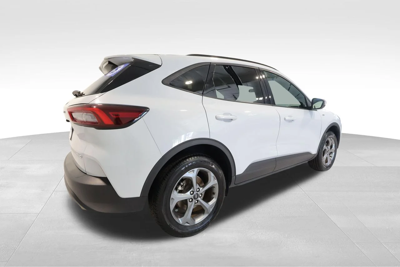 Used 2025 Silver Ford ST-Line Select image 4