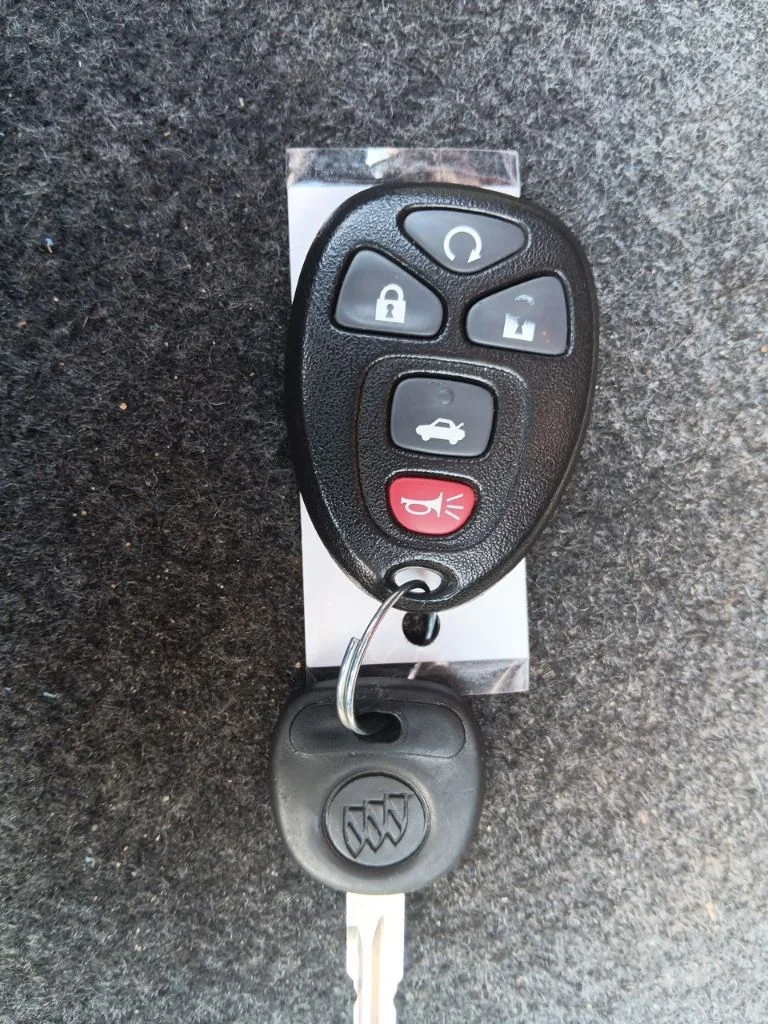 Used 2006 Cardinal Red Metallic Buick CX image 39