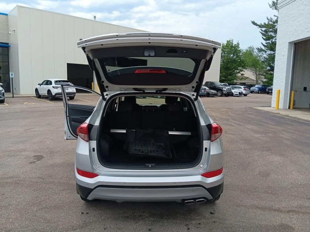 Used 2018 Molten Silver Hyundai Limited image 36