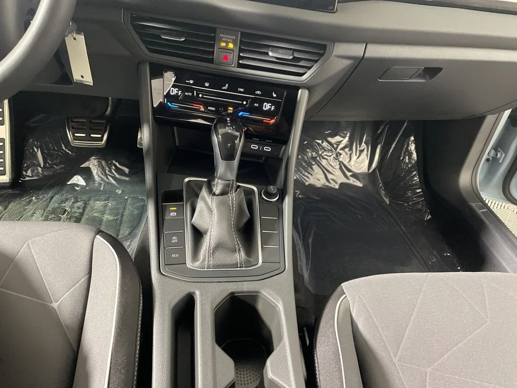 2026 Volkswagen Jetta Sport - Photo 17