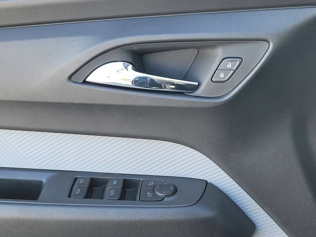 2027 Chevrolet Bolt RS - Photo 26