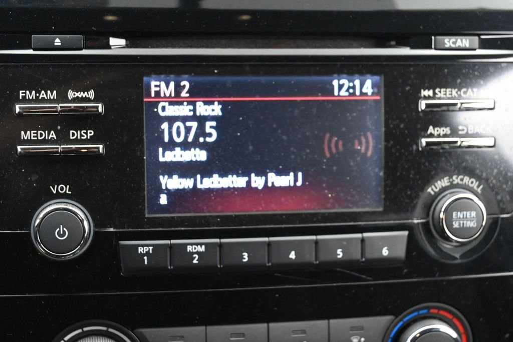 Used 2016 Blue Nissan S image 19