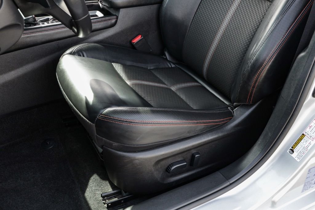 Used 2024 Silver Nissan 2.5 SR image 18