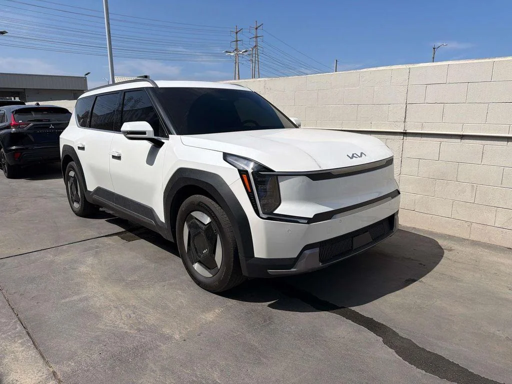 2024 Kia EV9 Wind AWD's photo
