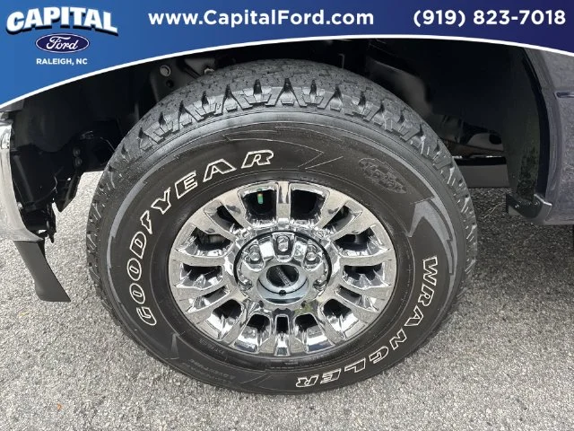 Used 2022 Blue Ford XLT image 13