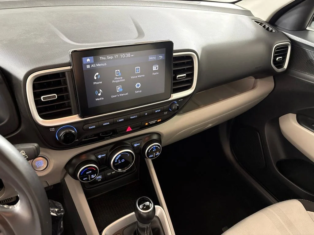 Used 2025 Black Hyundai SEL image 32