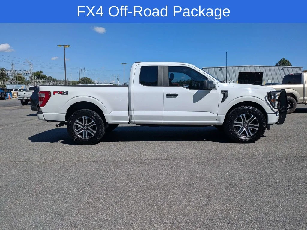 Used 2023 White Ford XL image 3