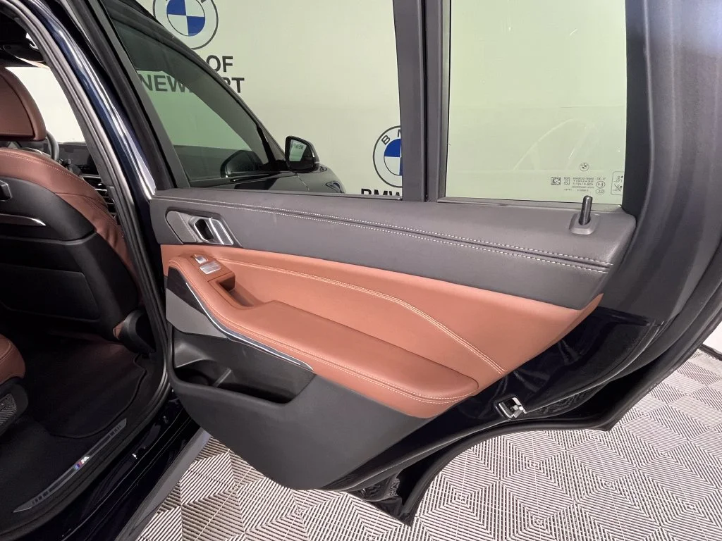 Used 2024 Carbon Black Metallic BMW xDrive40i image 25