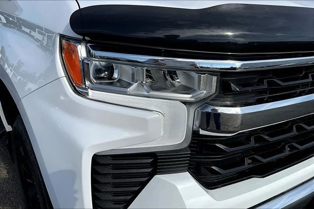 Used 2024 White Chevrolet LT image 31