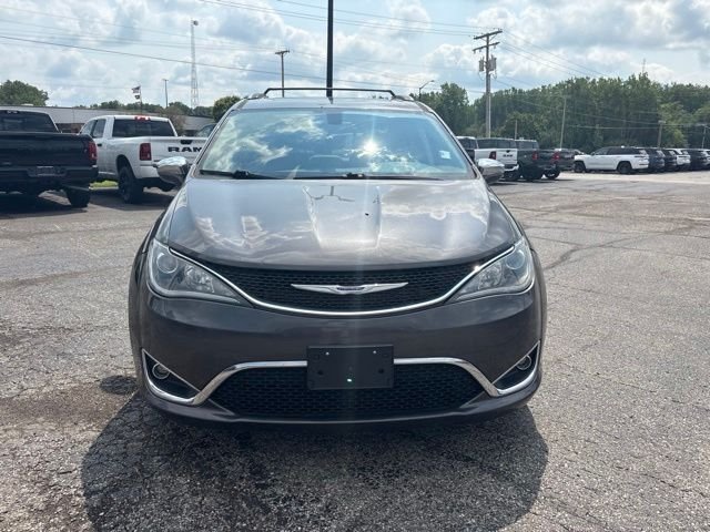 Used 2019 Gray Chrysler Limited image 8