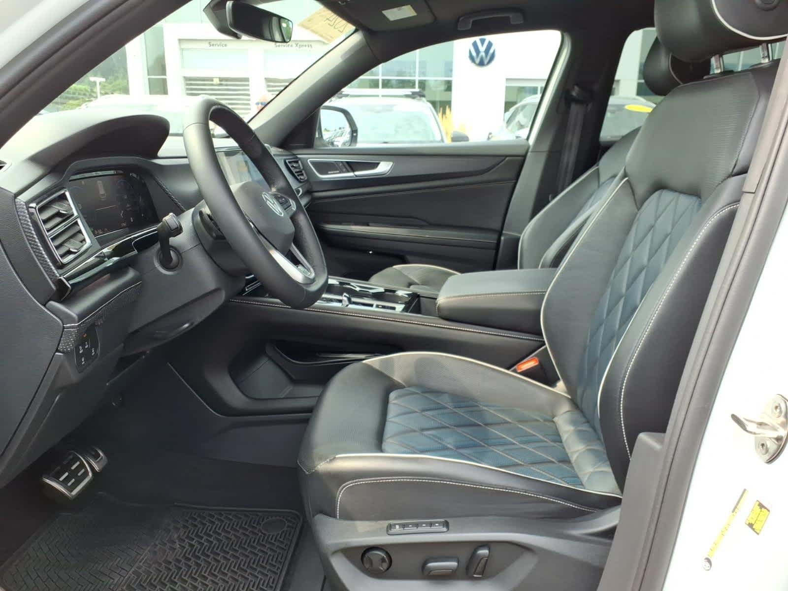 Used 2024 WHITE Volkswagen 2.0T SEL Premium R-Line image 10