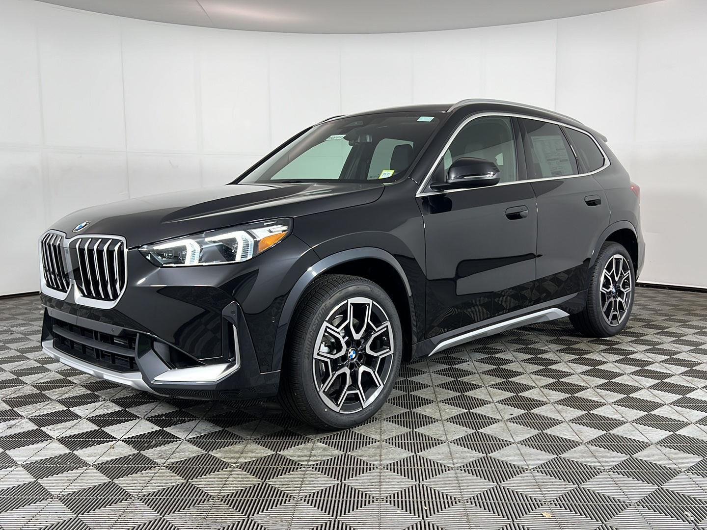 New 2026 Black Sapphire Metallic BMW xDrive28i image 17