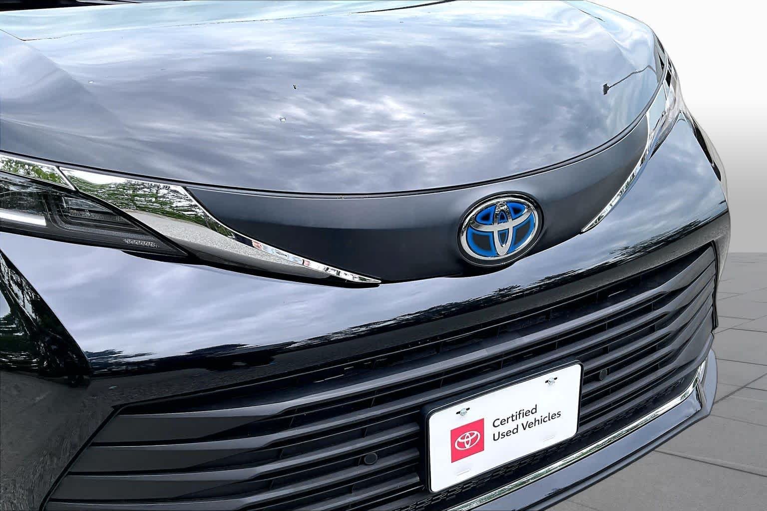Used 2023 Midnight Black Metallic Toyota XLE image 29