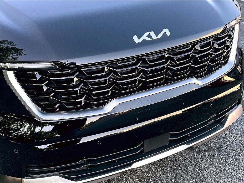 Used 2025 Black Kia S image 30