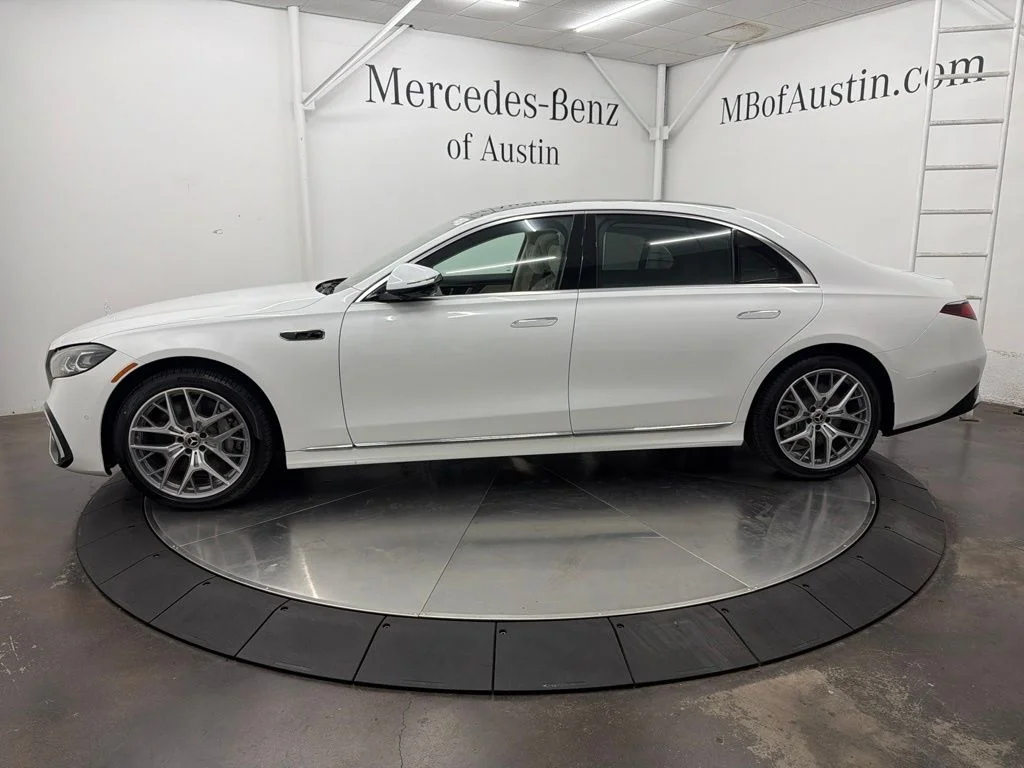 New 2027 White Mercedes-Benz S 580 image 5