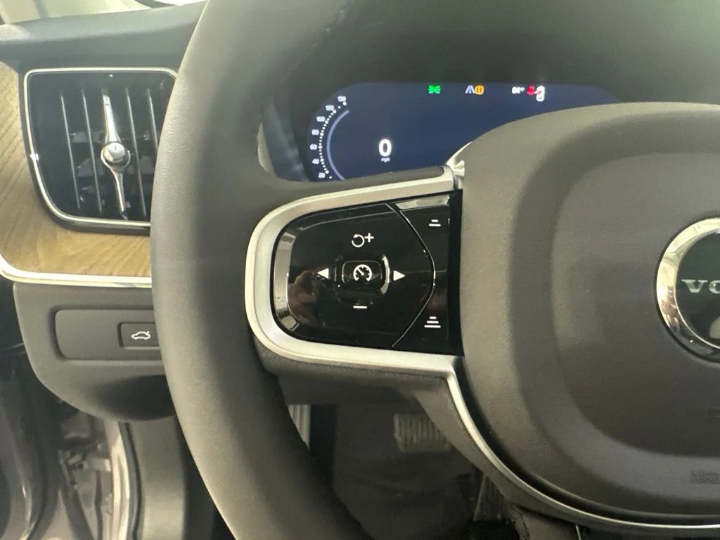 New 2026 Aurora Blue Volvo T8 Plus image 9
