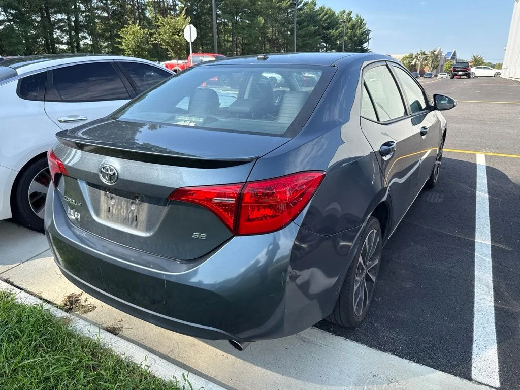 Used 2018 Gray Toyota SE image 3