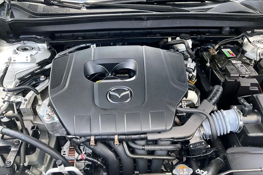 Used 2023 White Mazda 2.5 S image 10