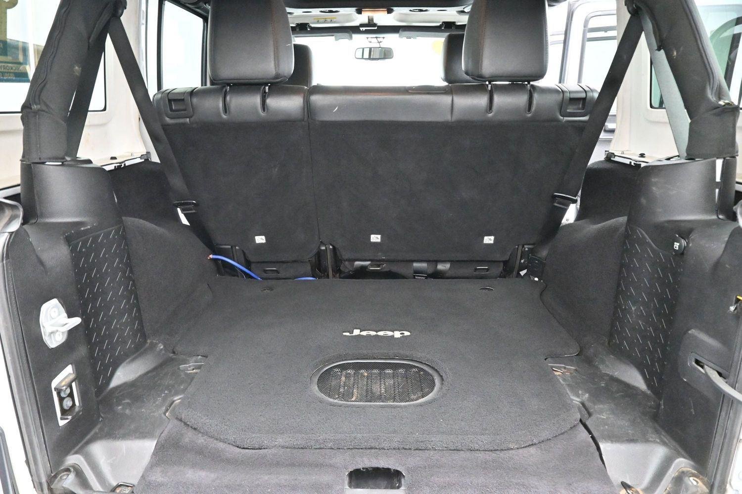 Used 2015 Bright White Clearcoat Jeep Altitude image 9