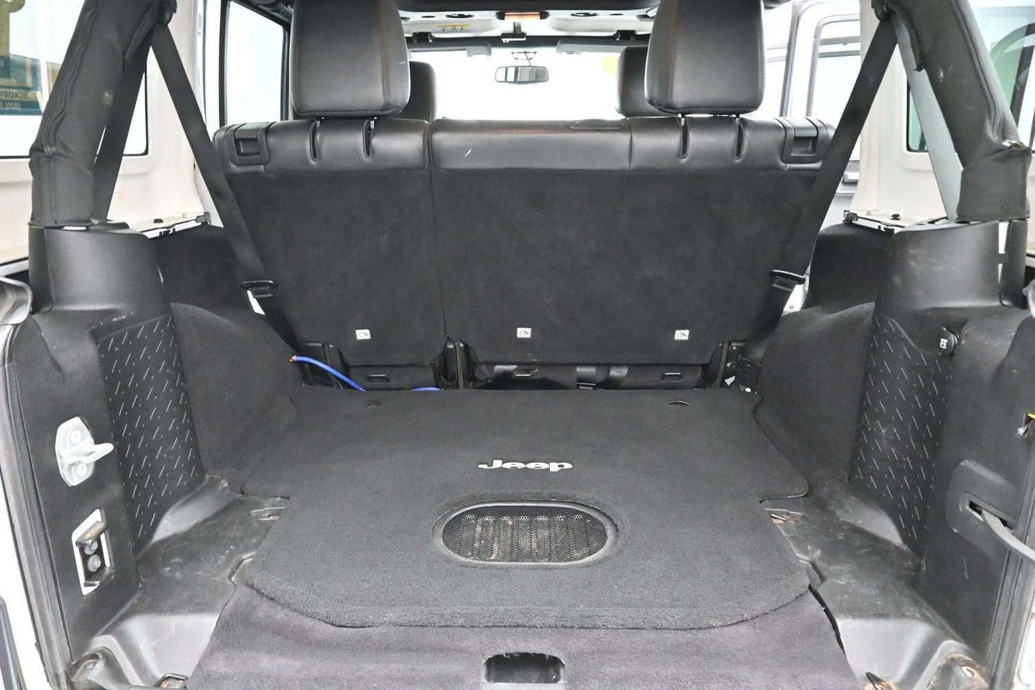Used 2015 Bright White Clearcoat Jeep Altitude image 9