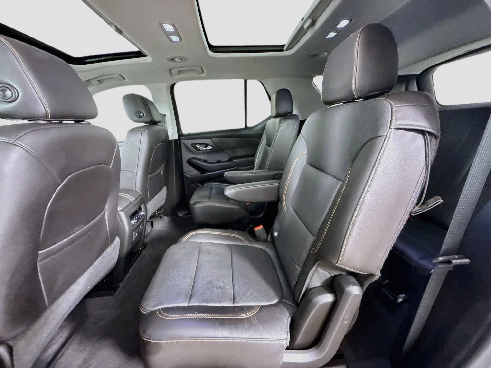 Used 2020 SILVER ICE METALLIC Chevrolet Premier image 27