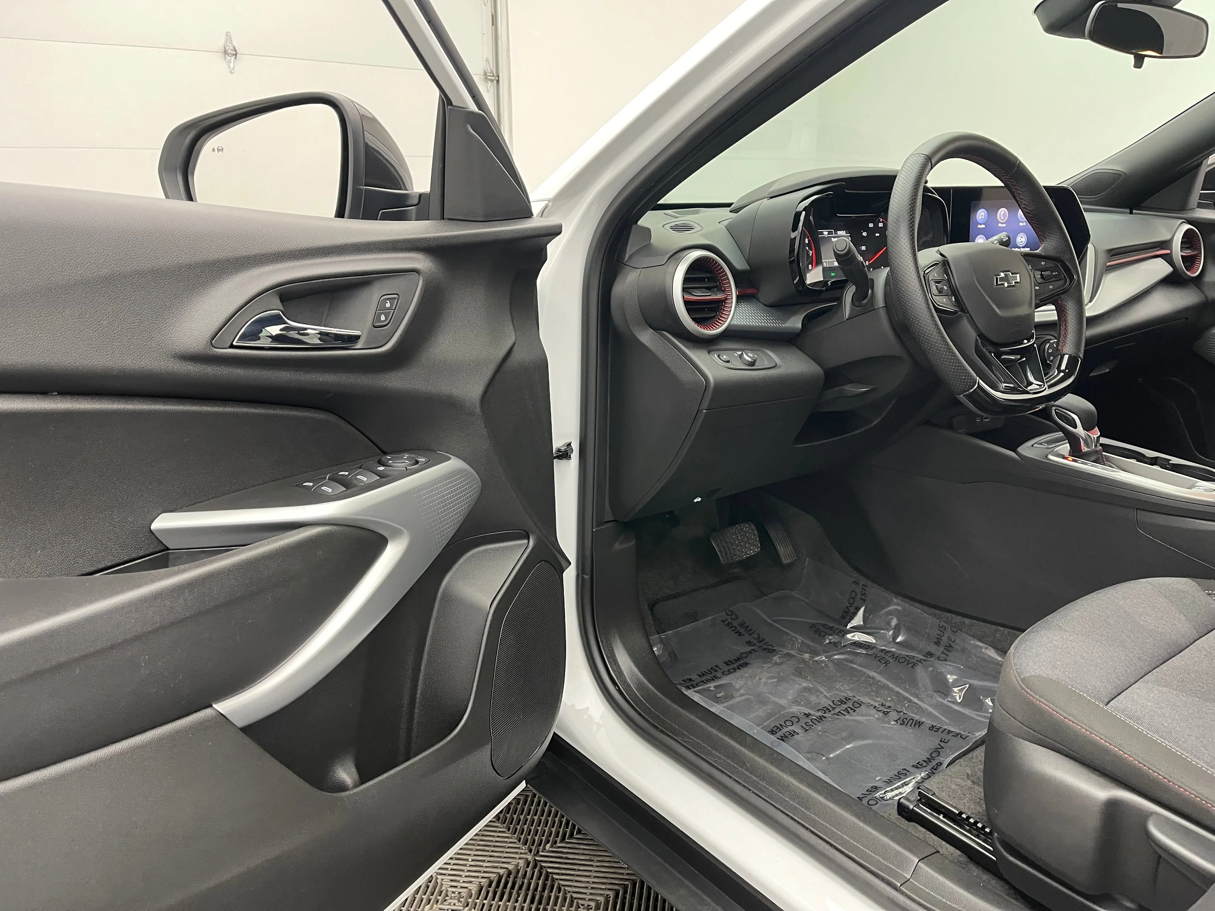 Used 2024 Summit White Chevrolet 1RS image 14