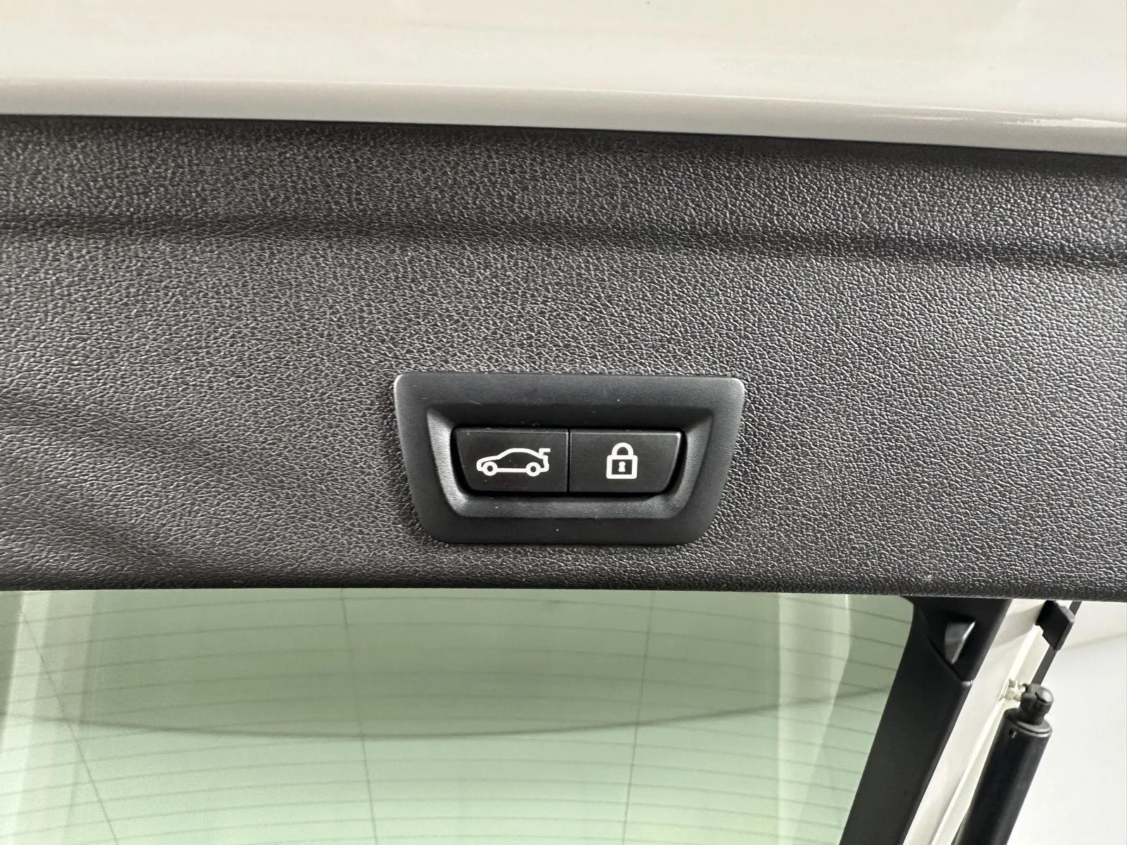Used 2022 Mineral White Metallic BMW xDrive40i image 52