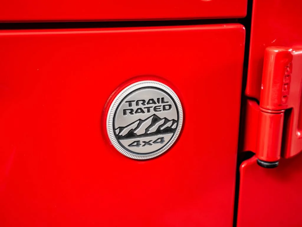 Used 2022 Firecracker Red Clearcoat Jeep Unlimited Sahara image 17